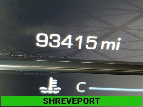 Used 2022 GMC Yukon XL AT4 image 12