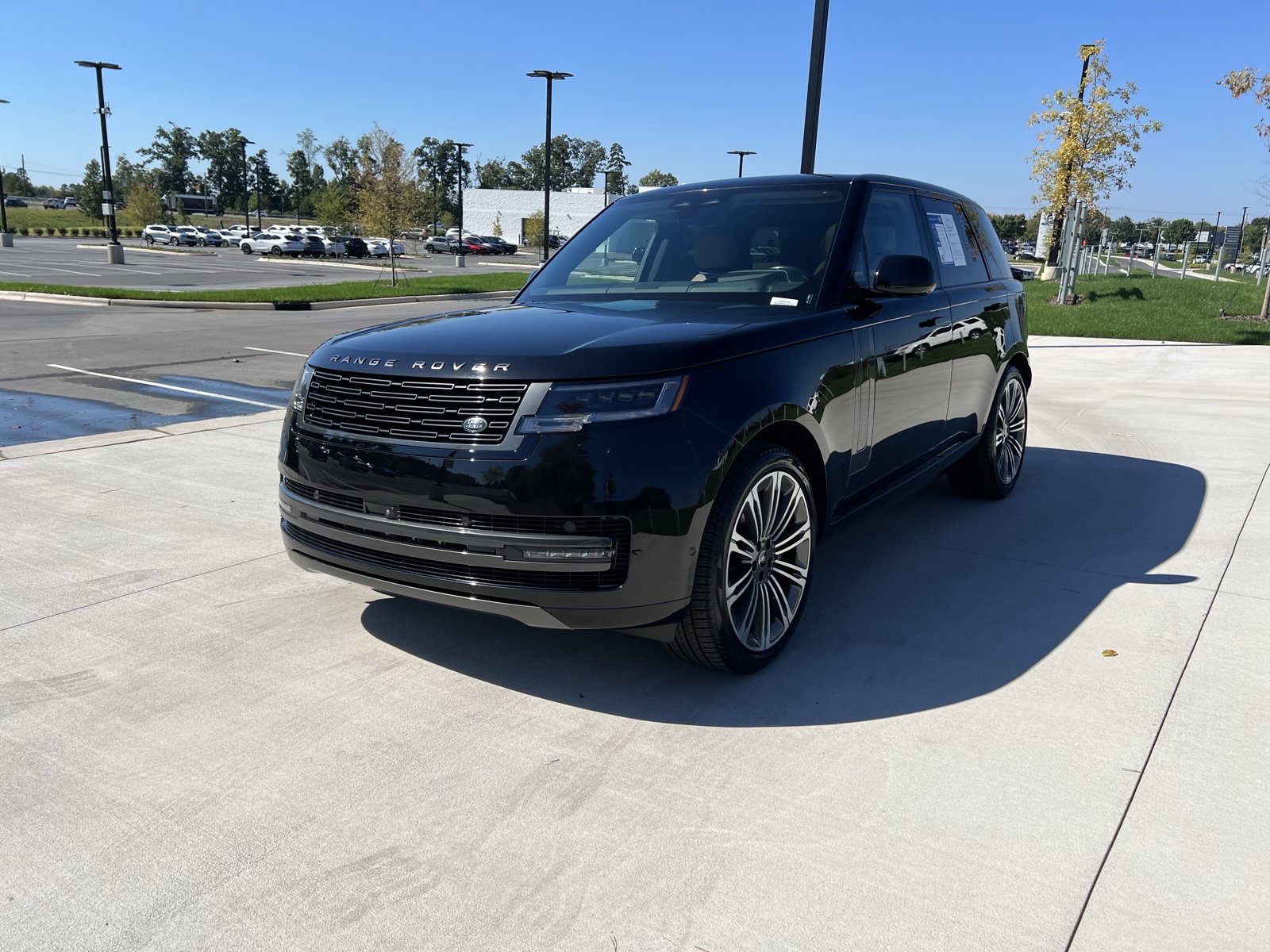 Used 2024 Land Rover Range Rover SE AWD/4WD image 4