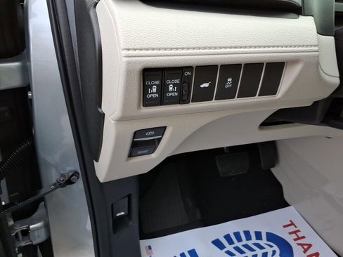 New 2026 Honda Odyssey EX-L image 16