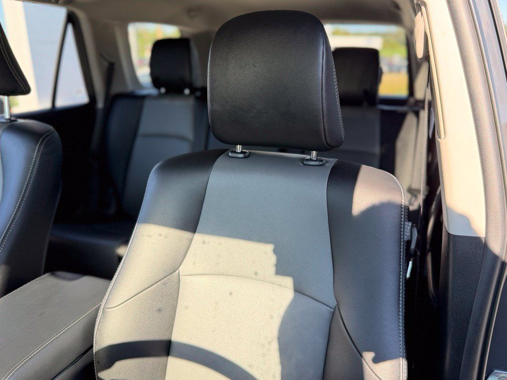Used 2024 Toyota 4Runner SR5 Premium w/ Moonroof Package AWD/4WD image 11