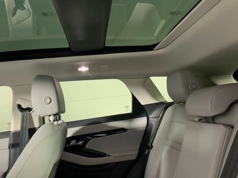 Used 2025 Land Rover Range Rover Evoque S image 27