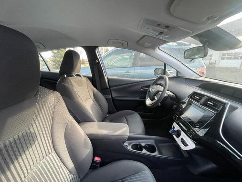 Used 2017 Toyota Prius Two w/ Prius Two Safety Plus Package image 3