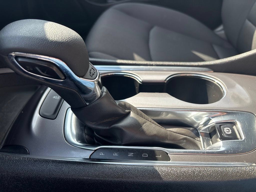 Used 2023 Chevrolet Malibu LT FWD image 20