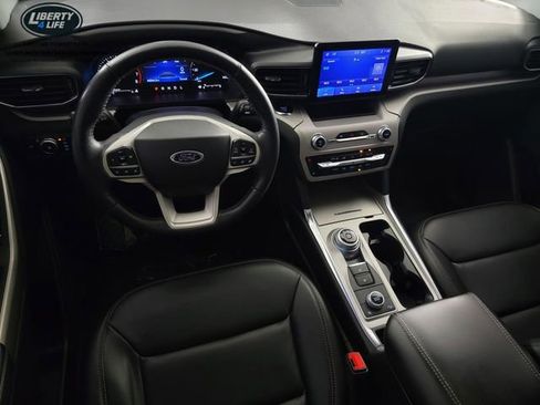 Used 2023 Ford Explorer XLT w/ Equipment Group 202A AWD/4WD image 33