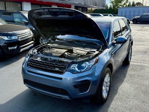 Used 2019 Land Rover Discovery Sport SE image 5