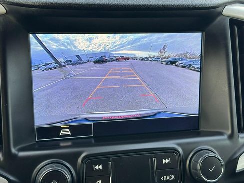 Used 2024 GMC Terrain SLT image 23