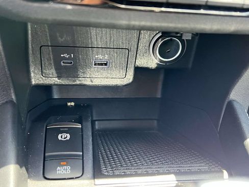 Used 2023 Nissan Kicks SR w/ SR Premium Package FWD image 28