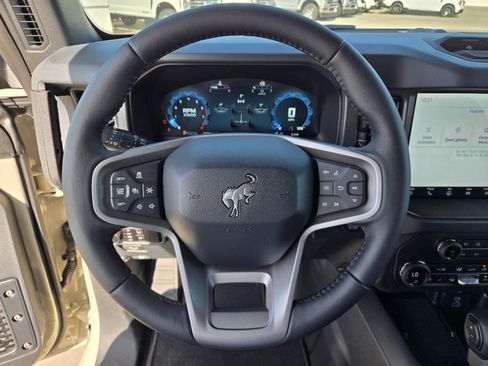 New 2025 Ford Bronco Badlands image 18
