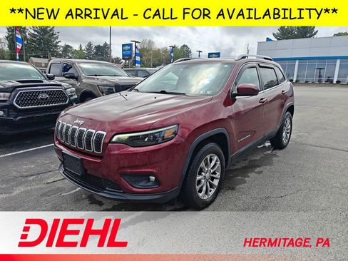 Used 2019 Jeep Cherokee Latitude Plus w/ Cold Weather Group AWD/4WD image 1