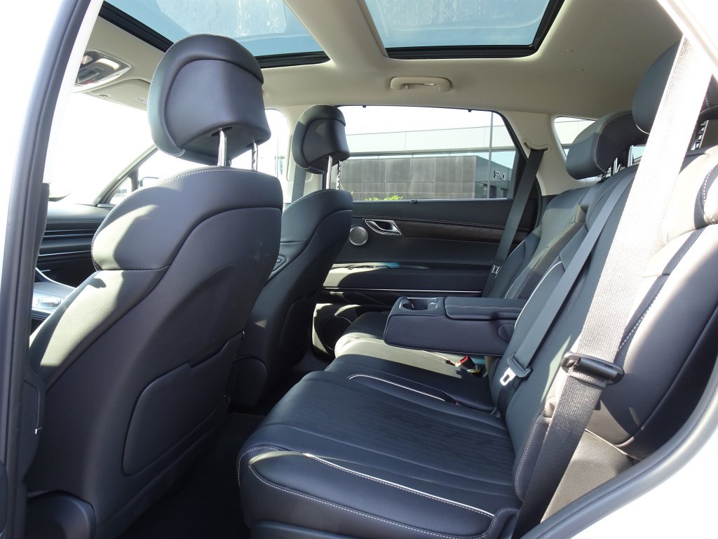 Used 2024 Genesis GV80 2.5T w/ Prestige Package AWD/4WD image 17