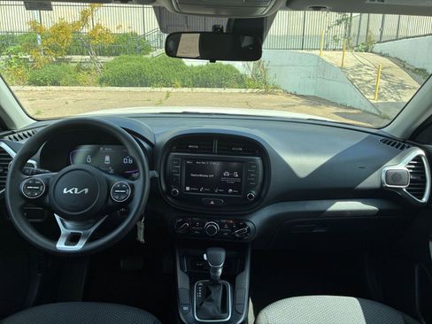 Used 2025 Kia Soul LX w/ LX Technology Package image 31