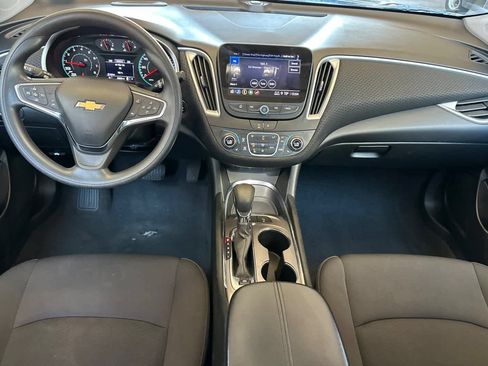Used 2024 Chevrolet Malibu LT FWD image 3