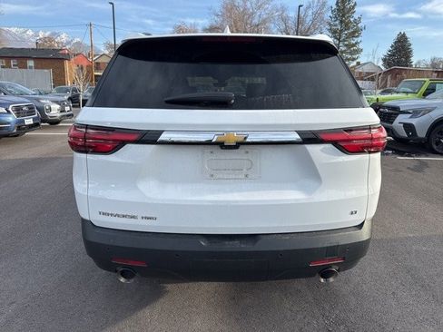 Used 2022 Chevrolet Traverse LT w/ LT Premium Package image 4