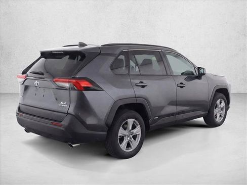 Used 2022 Toyota RAV4 XLE image 7