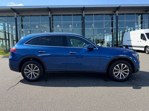 Used 2024 Mercedes-Benz GLC 300 4MATIC w/ Advanced USB Package image 8