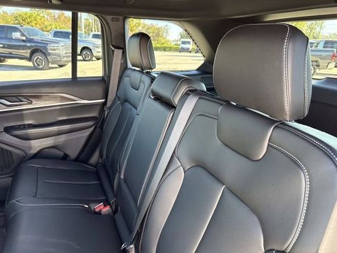 New 2025 Jeep Grand Cherokee Limited w/ Black Appearance Package image 11