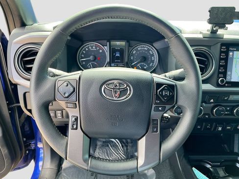 Used 2023 Toyota Tacoma TRD Sport w/ TRD Premium Sport Package AWD/4WD image 11