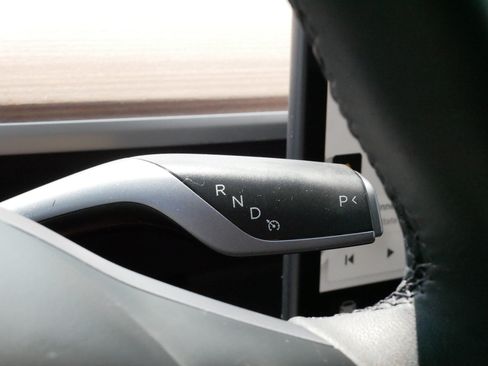 Used 2023 Tesla Model Y Long Range AWD/4WD image 24