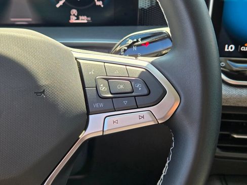 Certified 2025 Volkswagen Tiguan S FWD image 19