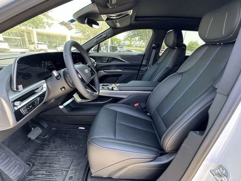 New 2025 Cadillac Lyriq Luxury image 23
