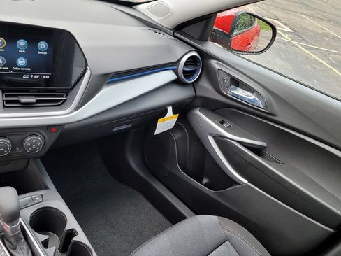 New 2026 Chevrolet Trax LS w/ LS Convenience Package FWD image 23