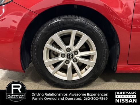 Used 2025 Toyota Camry LE image 5