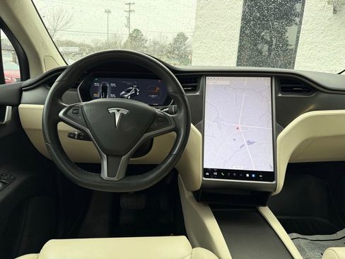 Used 2018 Tesla Model X 75D image 7