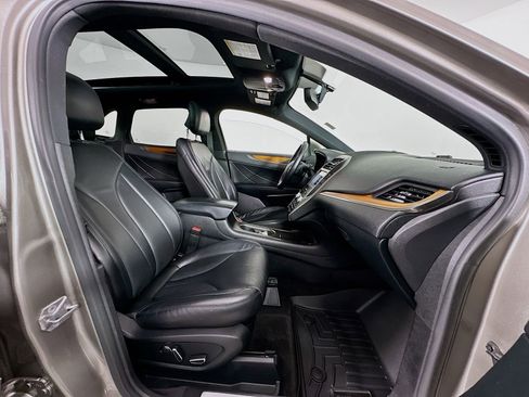 Used 2017 Lincoln MKC Select w/ Select Plus Package image 30