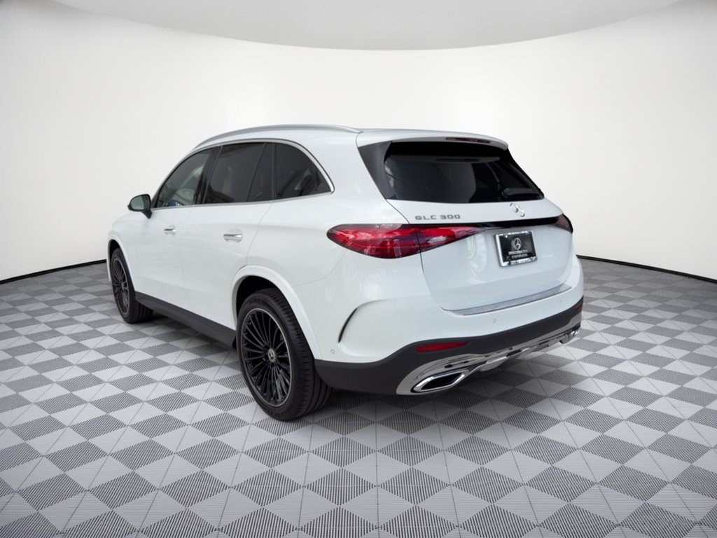 Used 2027 Mercedes-Benz GLC 300 image 3
