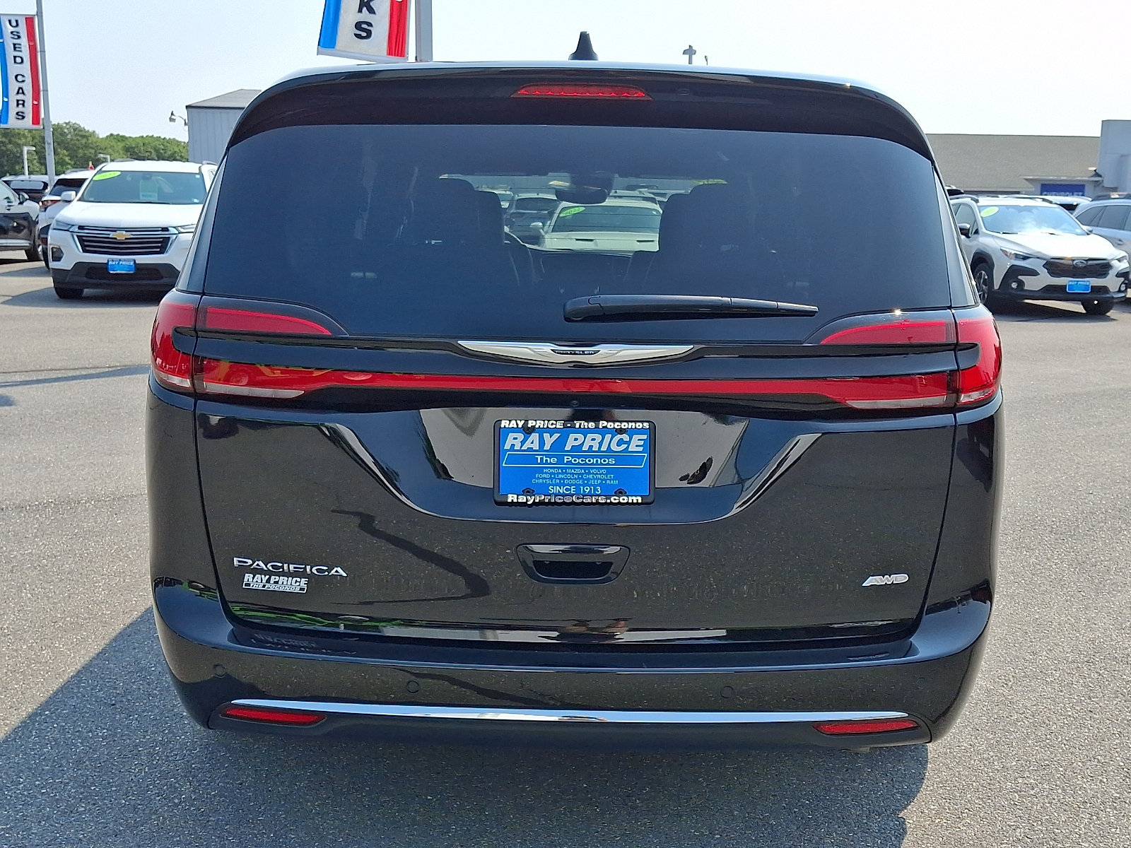 Used 2025 Chrysler Pacifica Select AWD/4WD image 5