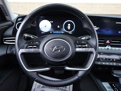 Used 2023 Hyundai Elantra Limited image 30