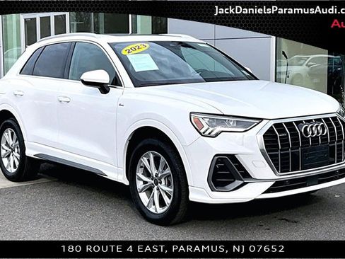 Used 2023 Audi Q3 2.0T Premium w/ Convenience Package image 9