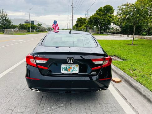 Used 2021 Honda Accord Touring image 4