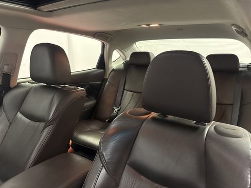 Used 2016 INFINITI Q70 L 3.7 w/ Deluxe Touring Package image 11