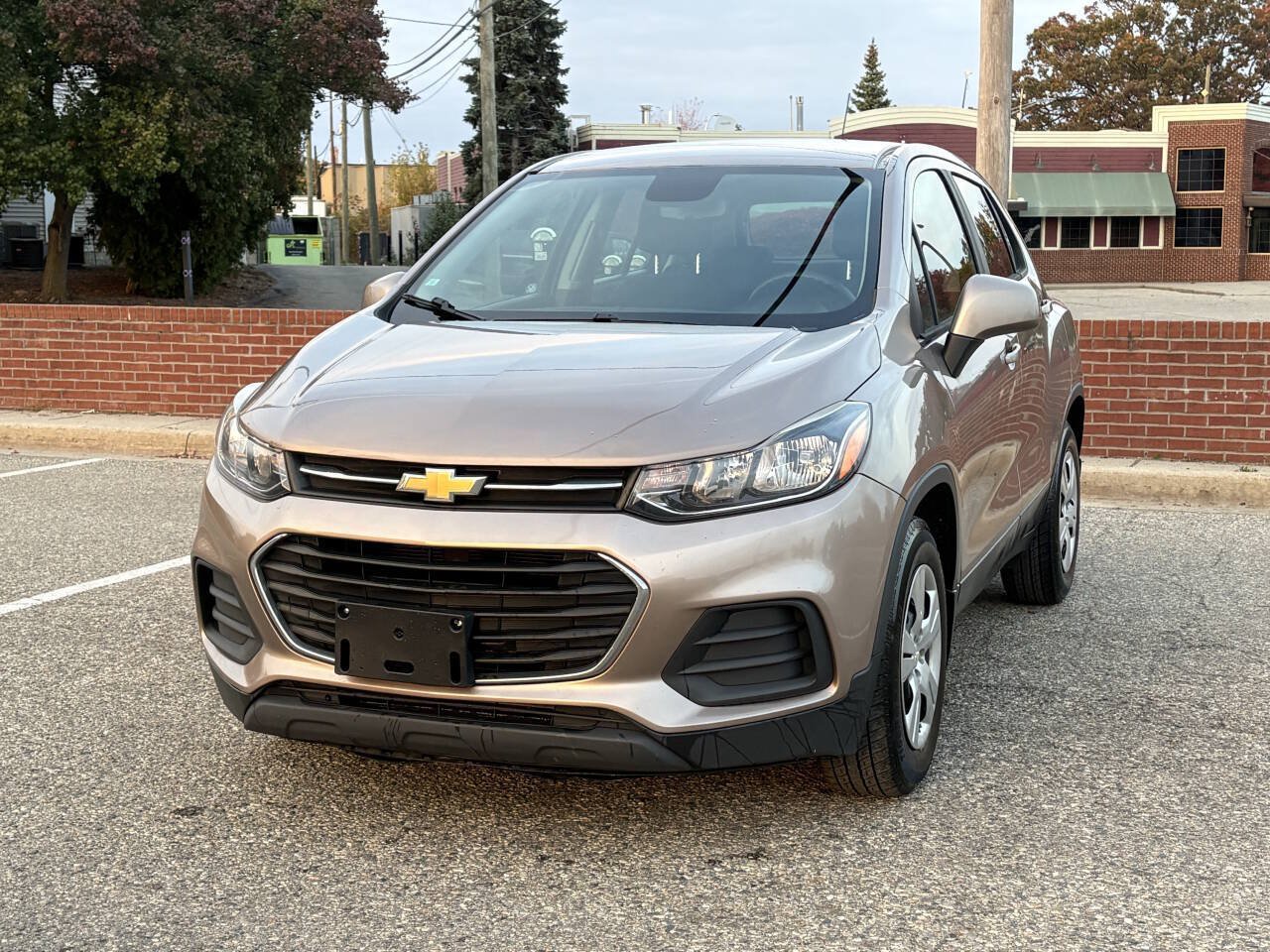 Used 2018 Chevrolet Trax LS w/ LPO, Protection Package FWD image 2