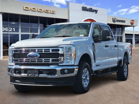 Used 2024 Ford F250 XLT w/ FX4 Off-Road Package image 2