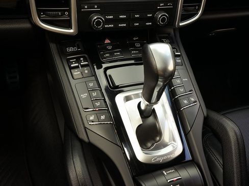 Used 2017 Porsche Cayenne S image 16