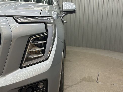 Used 2026 GMC Yukon Denali w/ Sun & Power Step Package AWD/4WD image 13