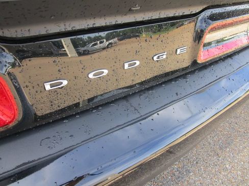 Used 2023 Dodge Challenger SXT RWD image 11