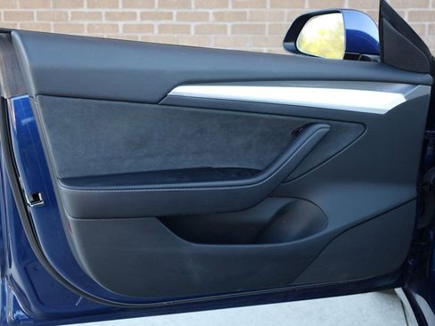 Used 2023 Tesla Model 3 Standard Range image 11