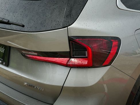 Used 2024 BMW X1 xDrive28i w/ Premium Package image 10