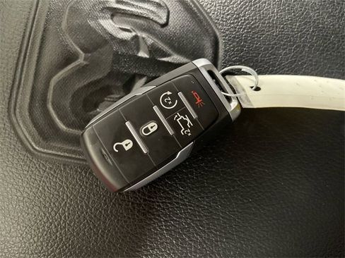 Used 2020 RAM 1500 Laramie image 21