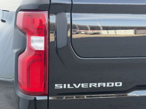 Used 2024 Chevrolet Silverado 1500 High Country w/ High Country Premium Package image 6