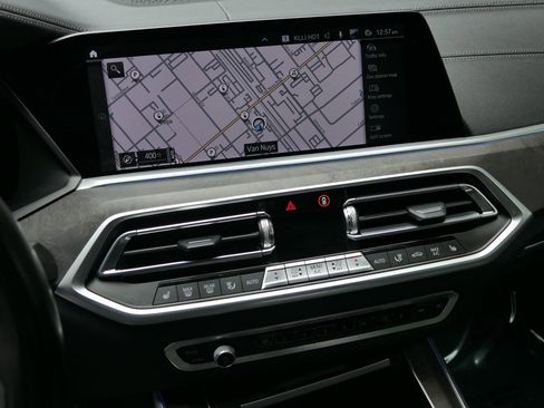 Used 2022 BMW X5 xDrive45e w/ M Sport Package AWD/4WD image 18