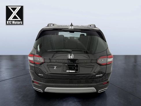 Used 2024 Honda Pilot Touring image 5