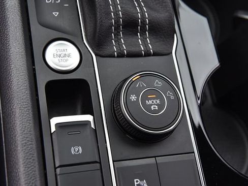 Used 2023 Volkswagen Atlas SE AWD/4WD image 17
