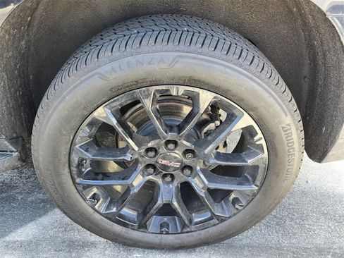 Used 2023 GMC Yukon SLT image 11