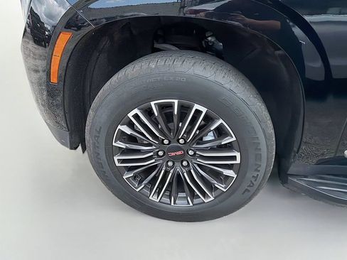 Used 2025 GMC Yukon XL Elevation w/ LPO, Floor Liner Package AWD/4WD image 9