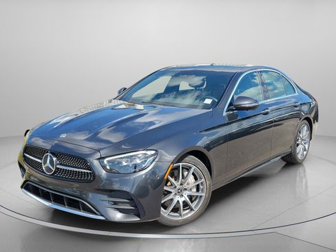Used 2022 Mercedes-Benz E 350 Sedan image 2