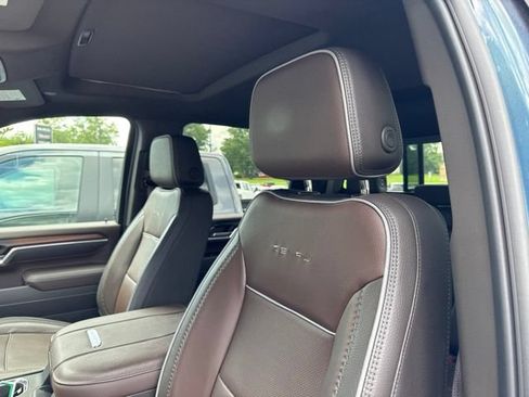 Used 2025 GMC Sierra 2500 Denali w/ Denali Reserve Package AWD/4WD image 12